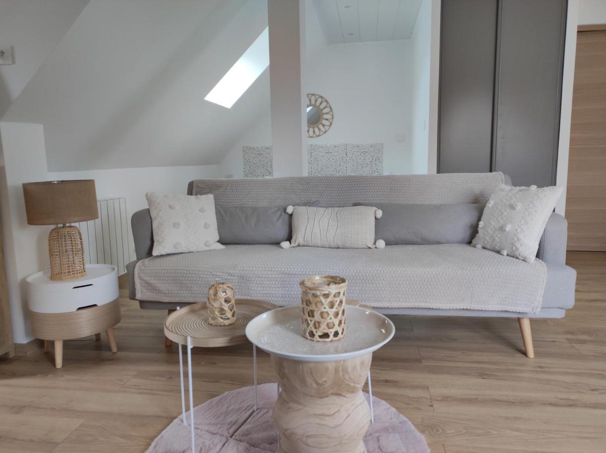 Studio Cosy Spacieux Lumineux Avec Terrasse Vezelois Exterior foto