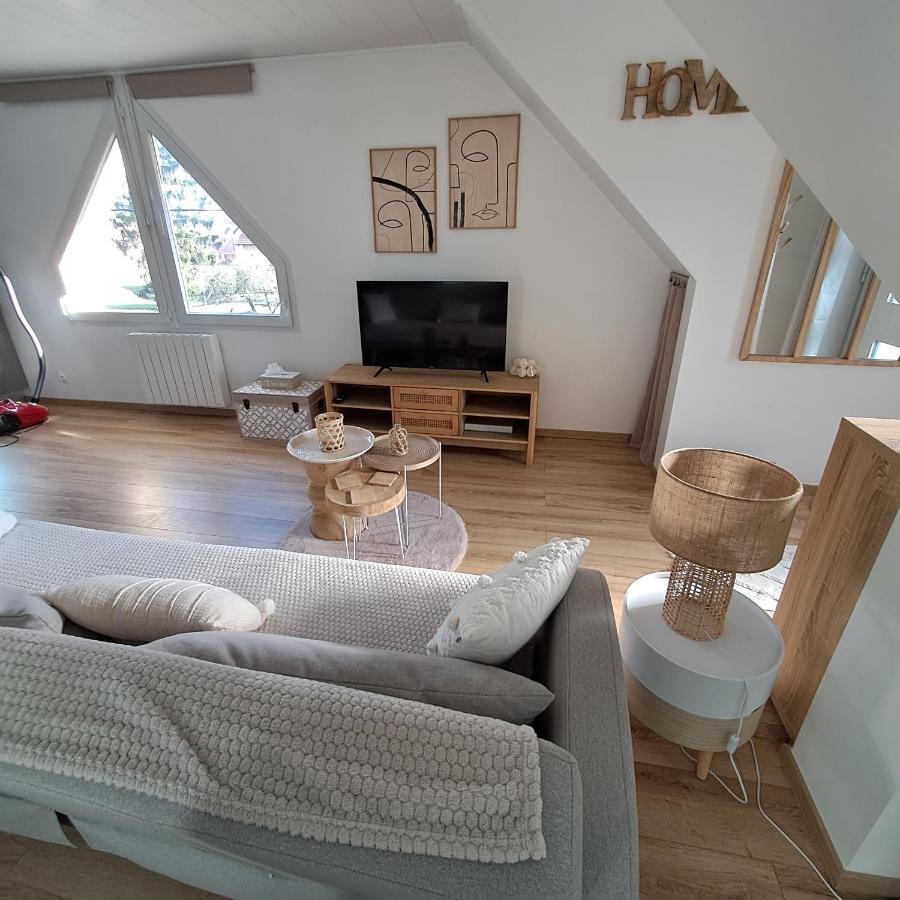 Studio Cosy Spacieux Lumineux Avec Terrasse Vezelois Exterior foto
